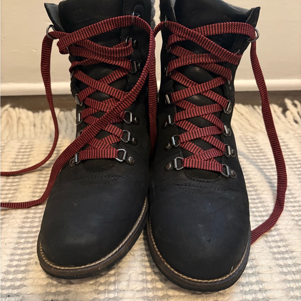 Kodiak Black and Red Women's Boots
